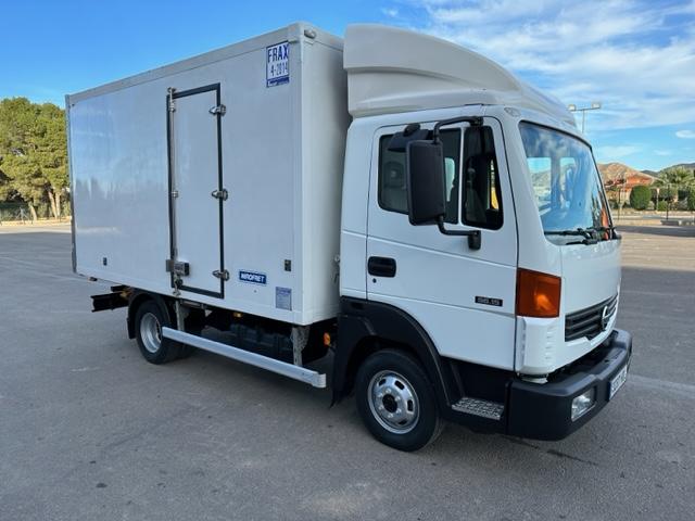 Nissan Atleon 56.15 – Camion Frigorifique – 2011 – Image 2