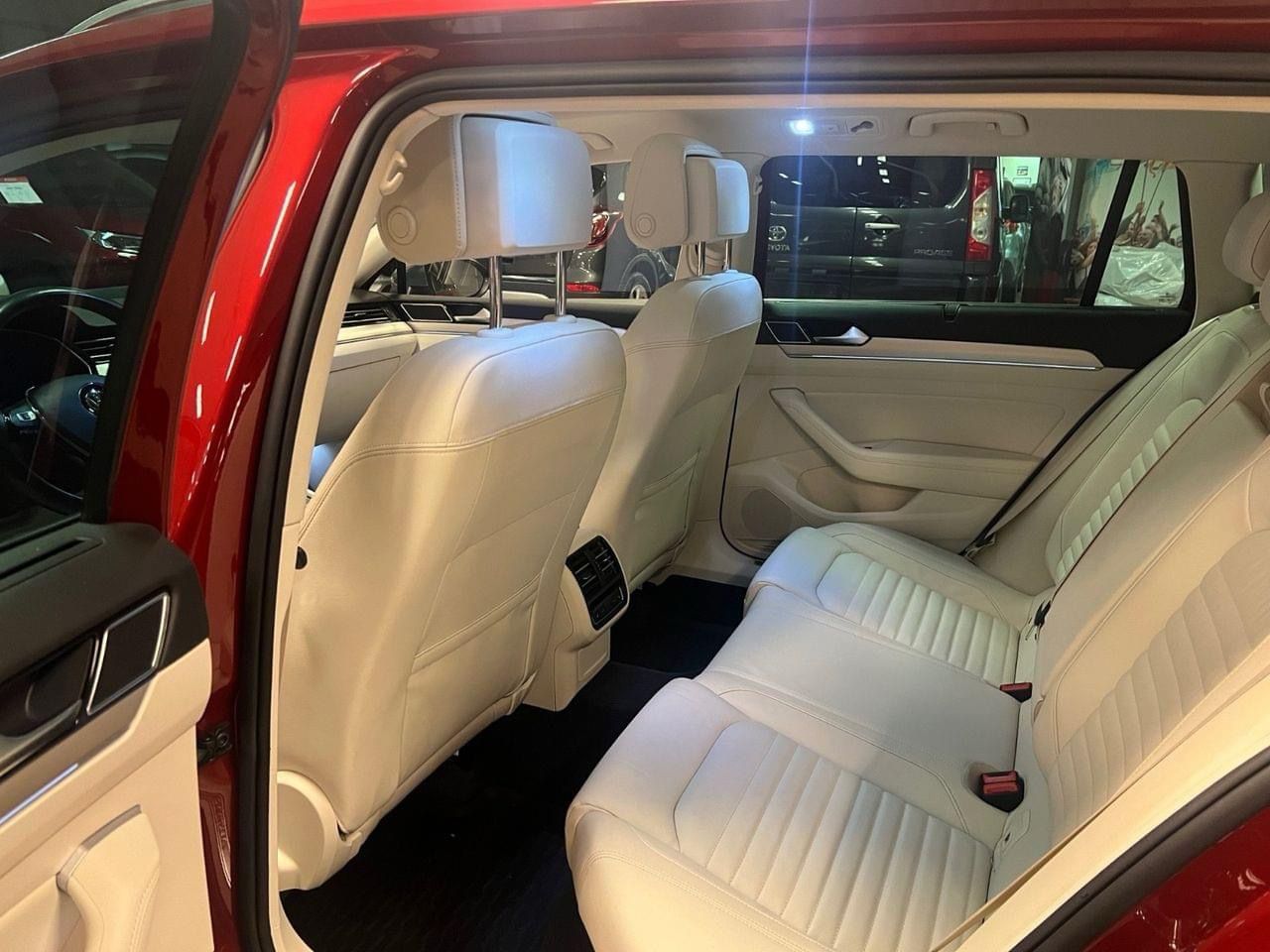 Volkswagen Passat 1.6 TDI Edition BMT 120 – 2017 – Image 5