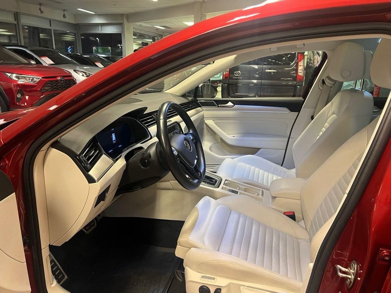 Volkswagen Passat 1.6 TDI Edition BMT 120 – 2017 – Image 4